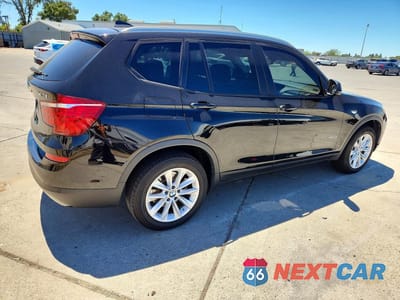 Trzecie zdjęcie samochodu z tyłu: 2017 BMW X3 SDRIVE28I VIN:5UXWZ7C30H0V89219 - miniatura