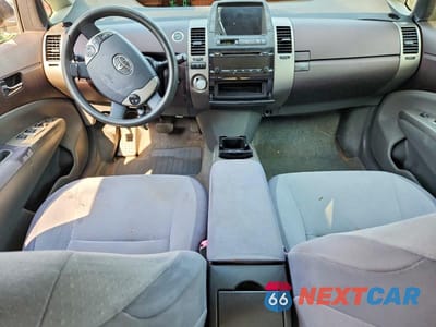 Zdjęcie 8 z 12 samochodu: 2004 TOYOTA PRIUS BASE VIN:JTDKB22UX40080489 - miniatura