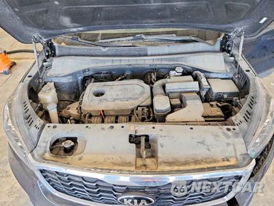 Zdjęcie 12 z 13 samochodu: 2019 KIA SORENTO LX VIN:5XYPG4A37KG557012 - miniatura