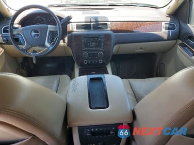 Zdjęcie 8 z 13 samochodu: 2011 GMC YUKON DENALI VIN:1GKS2EEF4BR109254 - miniatura
