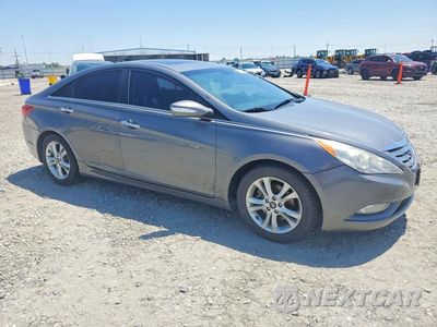 Czwarte zdjęcie samochodu z boku: 2013 HYUNDAI SONATA LIMITED VIN:5NPEC4AC9DH680647 - miniatura