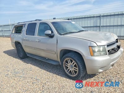 Czwarte zdjęcie samochodu z boku: 2009 CHEVROLET SUBURBAN C1500 LT VIN:1GNFC26J29J105876 - miniatura
