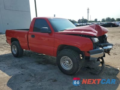 Czwarte zdjęcie samochodu z boku: 2003 CHEVROLET SILVERADO K1500 VIN:1GCEK14T03Z109164 - miniatura