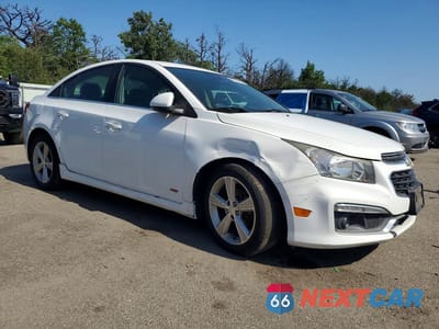 Czwarte zdjęcie samochodu z boku: 2015 CHEVROLET CRUZE LT VIN:1G1PE5SB6F7123208 - miniatura