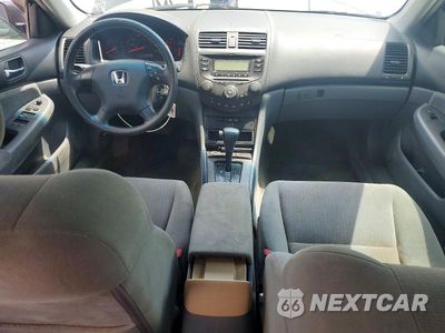 Zdjęcie 8 z 12 samochodu: 2004 HONDA ACCORD LX VIN:1HGCM56344A171299 - miniatura