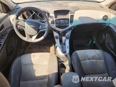 Zdjęcie 8 z 13 samochodu: 2015 CHEVROLET CRUZE LS VIN:1G1PA5SHXF7151240 - miniatura