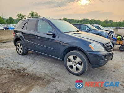 Czwarte zdjęcie samochodu z boku: 2006 MERCEDES-BENZ ML 350 VIN:4JGBB86E06A132033 - miniatura