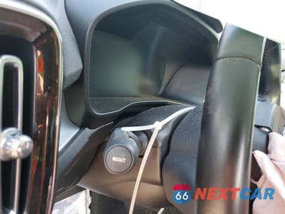 Zdjęcie 9 z 12 samochodu: 2019 VOLVO XC40 T5 MOMENTUM VIN:YV4162UK9K2117154 - miniatura