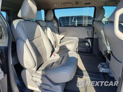 Zdjęcie 11 z 13 samochodu: 2018 TOYOTA SIENNA XLE PREMIUM 8-PASSENGER VIN:5TDYZ3DC5JS914578 - miniatura