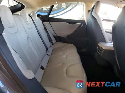 Zdjęcie 10 z 12 samochodu: 2013 TESLA MODEL S VIN:5YJSA1CN7DFP06778 - miniatura