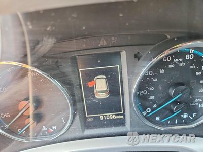Zdjęcie 9 z 14 samochodu: 2018 TOYOTA RAV4 HYBRID LE VIN:JTMRJREVXJD190350 - miniatura