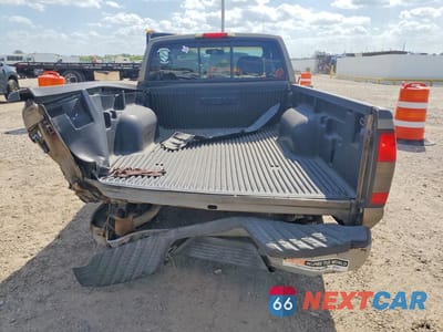 Zdjęcie 6 z 13 samochodu: 2002 NISSAN FRONTIER KING CAB XE VIN:1N6DD26S82C366734 - miniatura