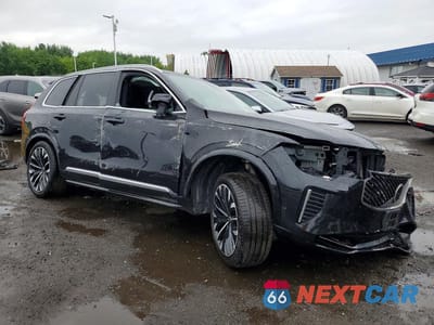Czwarte zdjęcie samochodu z boku: 2026 VOLVO XC90 PLUS VIN:YV4062PEXT1479695 - miniatura