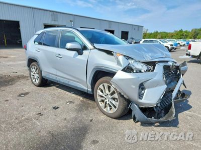 Czwarte zdjęcie samochodu z boku: 2019 TOYOTA RAV4 XLE PREMIUM VIN:2T3C1RFV0KW019633 - miniatura