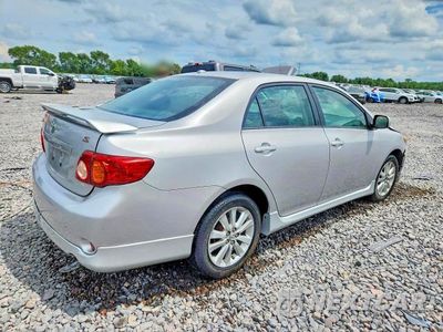 Trzecie zdjęcie samochodu z tyłu: 2010 TOYOTA COROLLA S VIN:2T1BU4EE3AC456252 - miniatura