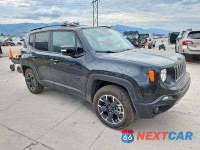 Czwarte zdjęcie samochodu z boku: 2023 JEEP RENEGADE LATITUDE VIN:ZACNJDB19PPP36047 - miniatura