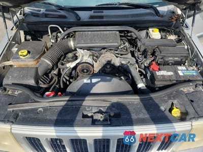 Zdjęcie 12 z 13 samochodu: 2006 JEEP COMMANDER VIN:1J8HH48K86C203470 - miniatura