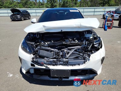 Piąte zdjęcie samochodu w środku: 2025 BMW 228XI VIN:WBA23GG07S7T33057 - miniatura