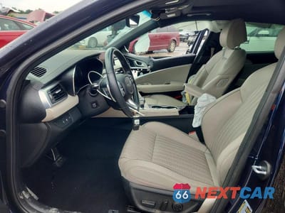 Zdjęcie 7 z 13 samochodu: 2023 GENESIS G70 2.0T VIN:KMTG34TA7PU109528 - miniatura