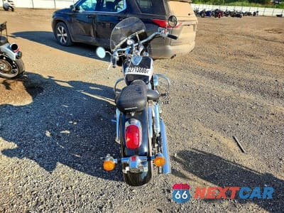 Czwarte zdjęcie samochodu z boku: 2000 HONDA VT750 CD2 VIN:JH2RC4469YM200522 - miniatura