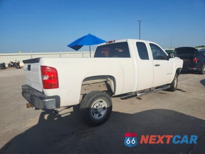 Trzecie zdjęcie samochodu z tyłu: 2009 CHEVROLET SILVERADO C2500 HEAVY DUTY VIN:1GCHC49K99E123916 - miniatura