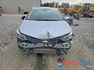 Piąte zdjęcie samochodu w środku: 2017 CHEVROLET CRUZE LS VIN:1G1BC5SM9H7134949 - miniatura