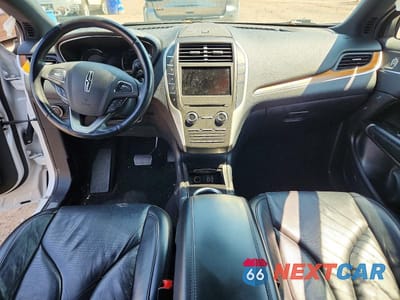 Zdjęcie 8 z 14 samochodu: 2019 LINCOLN MKC RESERVE VIN:5LMTJ3DH9KUL45057 - miniatura
