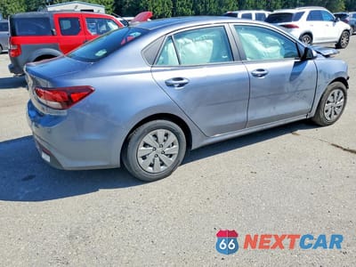 Trzecie zdjęcie samochodu z tyłu: 2020 KIA RIO S VIN:3KPA24AD6LE317994 - miniatura