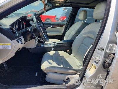 Zdjęcie 7 z 12 samochodu: 2013 MERCEDES-BENZ C 250 VIN:WDDGF4HB7DR284079 - miniatura