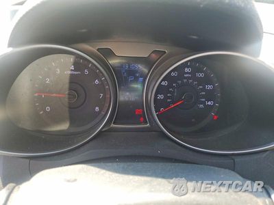 Zdjęcie 9 z 13 samochodu: 2012 HYUNDAI VELOSTER BASE VIN:KMHTC6AD7CU050055 - miniatura