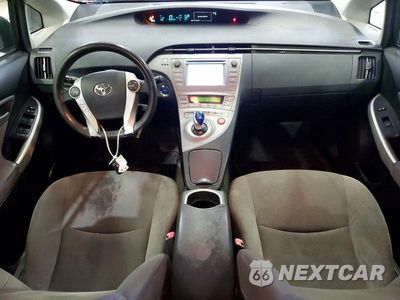 Zdjęcie 8 z 13 samochodu: 2013 TOYOTA PRIUS TWO VIN:JTDKN3DU3D5627566 - miniatura