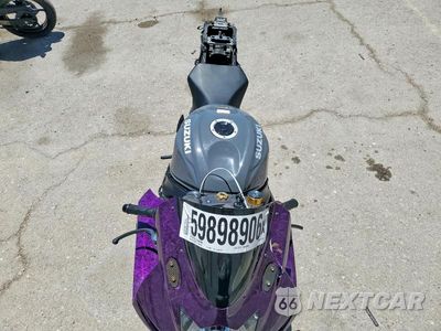 Piąte zdjęcie samochodu w środku: 2025 SUZUKI GSX-R750 VIN:JS1GR7MA4S7101059 - miniatura