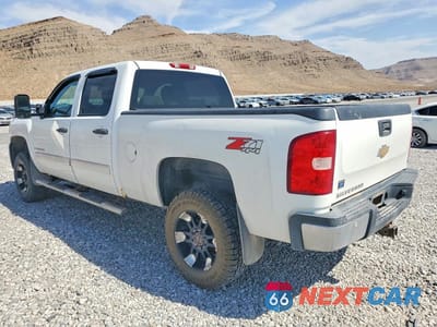 Drugie zdjęcie samochodu z przodu: 2008 CHEVROLET SILVERADO K2500 HEAVY DUTY VIN:1GCHK23K58F187413 - miniatura