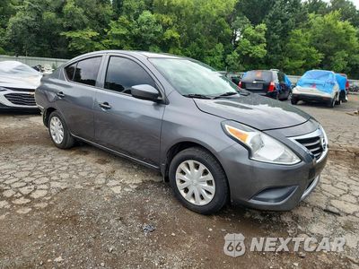 Czwarte zdjęcie samochodu z boku: 2017 NISSAN VERSA 1.6 S PLUS VIN:3N1CN7AP6HL906402 - miniatura