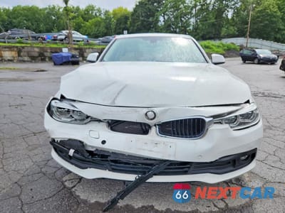 Piąte zdjęcie samochodu w środku: 2018 BMW 320 XI VIN:WBA8A3C53JA487132 - miniatura