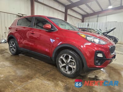 Czwarte zdjęcie samochodu z boku: 2021 KIA SPORTAGE LX VIN:KNDPMCAC5M7937372 - miniatura
