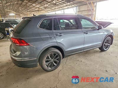 Trzecie zdjęcie samochodu z tyłu: 2024 VOLKSWAGEN TIGUAN SE VIN:3VV3B7AX3RM099095 - miniatura