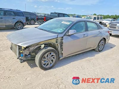 2024 HYUNDAI ELANTRA SEL KMHLM4DG0RU663196 - główne zdjęcie licytacji z USA - miniatura