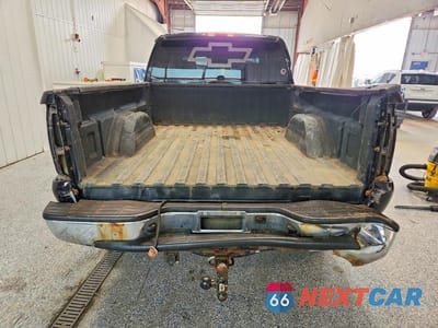 Zdjęcie 6 z 12 samochodu: 2005 CHEVROLET SILVERADO K1500 VIN:1GCEK19B35E240163 - miniatura