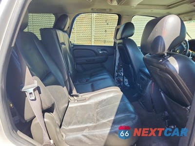 Zdjęcie 11 z 14 samochodu: 2011 CHEVROLET TAHOE C1500 LT VIN:1GNSCBE00BR111724 - miniatura