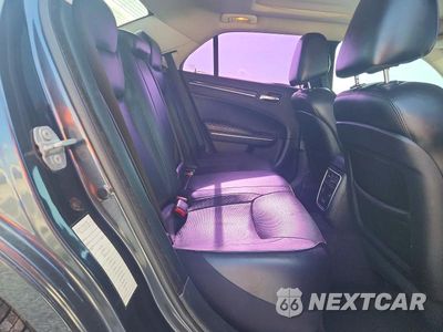 Zdjęcie 10 z 13 samochodu: 2018 CHRYSLER 300 LIMITED VIN:2C3CCAEG4JH296237 - miniatura