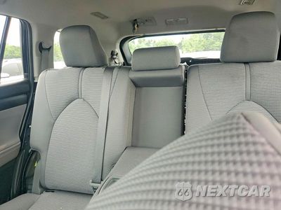 Zdjęcie 10 z 13 samochodu: 2022 TOYOTA HIGHLANDER LE VIN:5TDBZRBH6NS220849 - miniatura