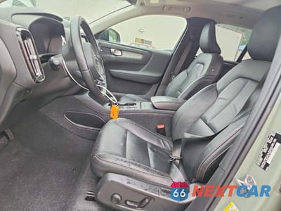 Zdjęcie 7 z 13 samochodu: 2024 VOLVO XC40 CORE VIN:YV4L12UK5R2215860 - miniatura