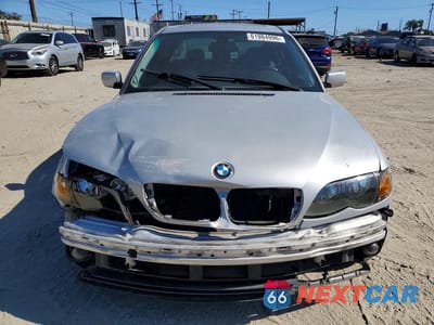 Piąte zdjęcie samochodu w środku: 2004 BMW 325 I VIN:WBAEV33424KR31405 - miniatura