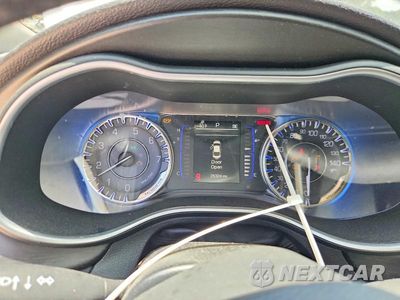 Zdjęcie 9 z 12 samochodu: 2015 CHRYSLER 200 LIMITED VIN:1C3CCCAB0FN641817 - miniatura