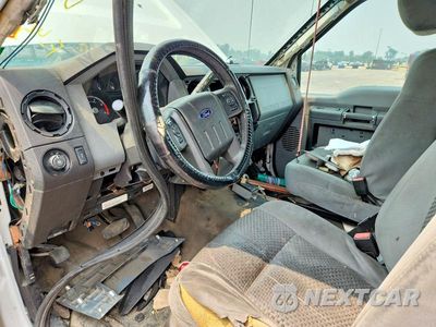 Zdjęcie 8 z 12 samochodu: 2016 FORD F450 SUPER DUTY VIN:1FDUF4GT6GED32704 - miniatura