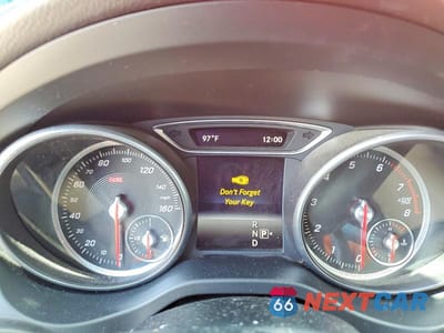 Zdjęcie 9 z 12 samochodu: 2018 MERCEDES-BENZ CLA 250 VIN:WDDSJ4EBXJN631159 - miniatura
