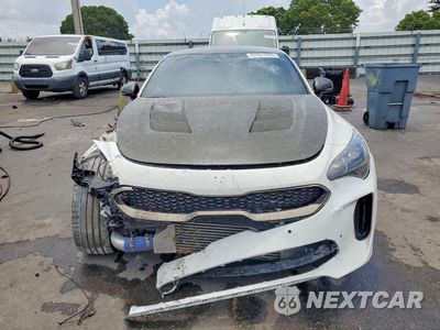 Piąte zdjęcie samochodu w środku: 2020 KIA STINGER GT VIN:KNAE35LC4L6077890 - miniatura