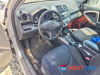 Zdjęcie 8 z 12 samochodu: 2006 TOYOTA RAV4 SPORT VIN:JTMBD32V465014034 - miniatura