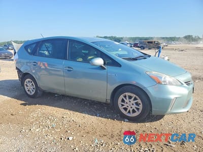 Czwarte zdjęcie samochodu z boku: 2013 TOYOTA PRIUS V TWO VIN:JTDZN3EU4D3189245 - miniatura